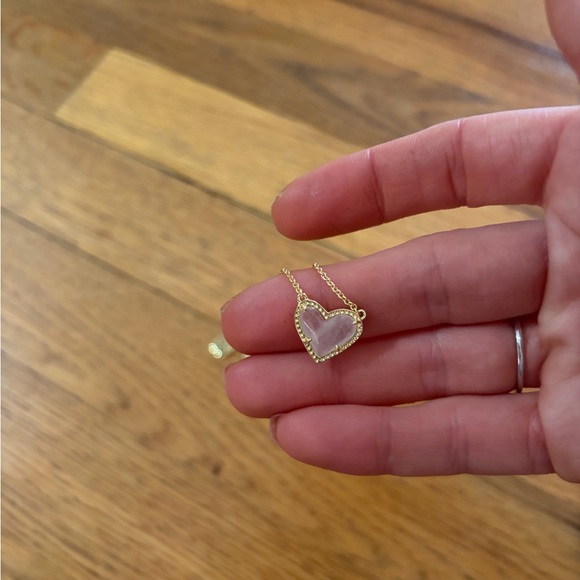 Kendra Scott Ari Heart Gold Pendant Necklace in Light Pink - Picture 5 of 8